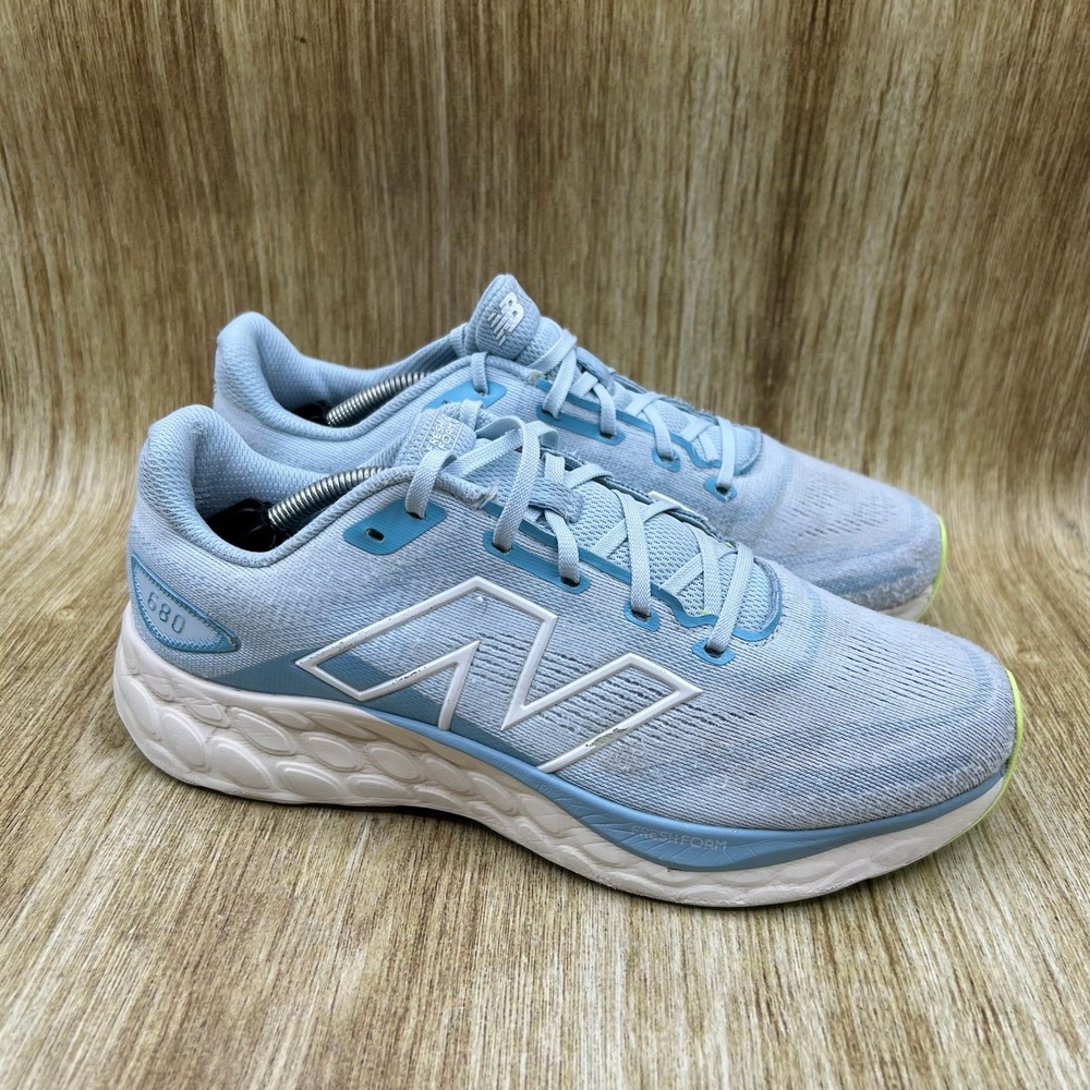 New Balance Fresh Foam 680v8 Women's Size 9.5 B Light Blue Running Shoes